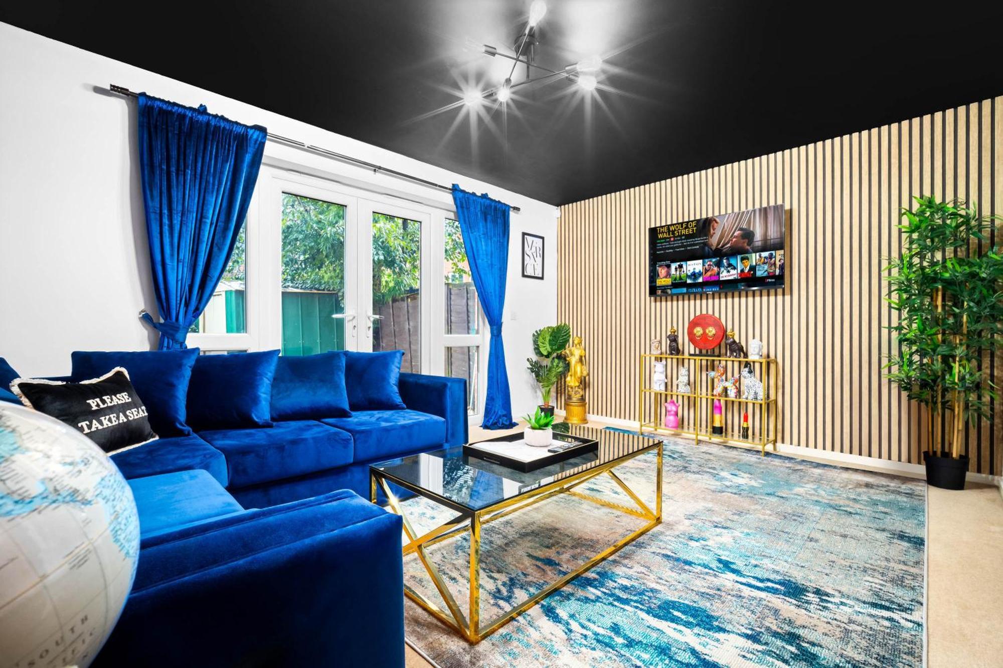 Stylish Manchester 4 Bed House W/Garden ✘ Sleeps 9 - Salford ☆ Free Parking → Smart Tvs In Every Bedroom ☆ Free Netflix & Ultra Fast Wifi ✪ 6 Min To City Centre, Close To Trafford Centre, Etihad Stadium, Manchester Arena, Clubs & More! Kültér fotó